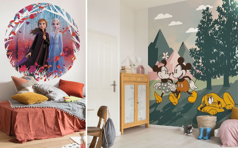Disney by Komar Tapeten: links ein Wandbild mit Elsa und Anna aus Frozen im Kinderzimmer, rechts eine farbenfrohe Disney-Tapete mit Micky, Minnie und Pluto als fröhliches Wandmotiv